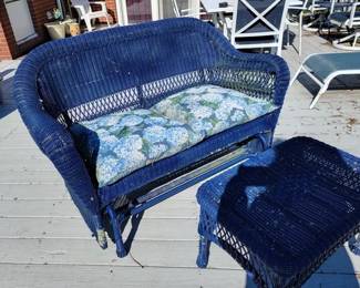 Outdoor wicker glider and table