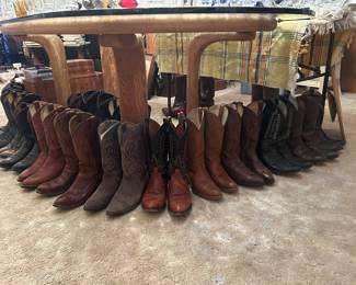 Lots of Fantastic Vintage men's Boots!!!!!!