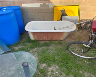 Clawfoot Tub - The feet are all there and in the tub