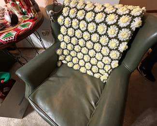 Fantastic Vintage Green Chair and Daisy Afghan