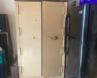 Large Antique Safe with Combo and Drawers!!!!!