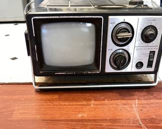 Sears Portable Go Anywhere TV AM/FM Radio Model 564