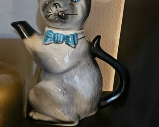 Tony Wood Teapot Staffordshire Ceramic Studio Siamese Cat with Bow tie