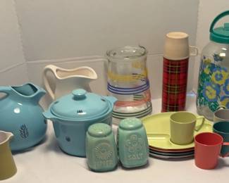 Vintage Gothamware Platic Picinic Plates cups, Thermos, Cronin USA Pottery , Shawnee Fern Flower SP