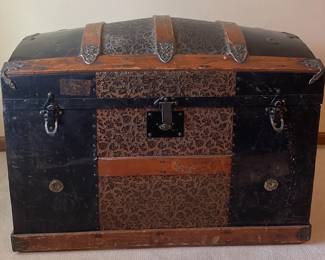 Vintage Antique Camelback Humpback Steamer Trunk Storage Chest