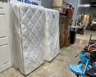 Mattresses Orlando Estate Auction