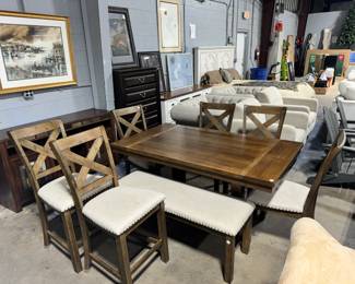 Table, Chairs and Bench Seat Orlando Estate Auction