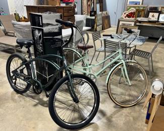 Bicycles and Bicycle Rack Orlando Estate Auction