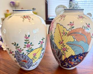 2 Tobacco Leaf Ginger Jars. Front and Back