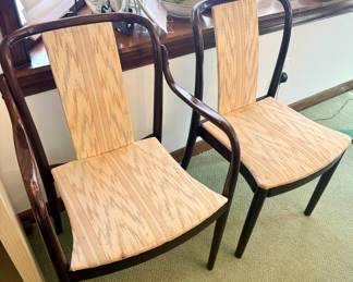 2 Armchairs 4 Chairs