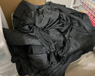 Round heavy duty table clothes.