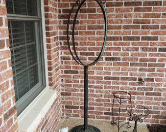 Bird /plant stand