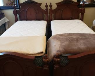 Pair twins beds w mattresses (never slept on)