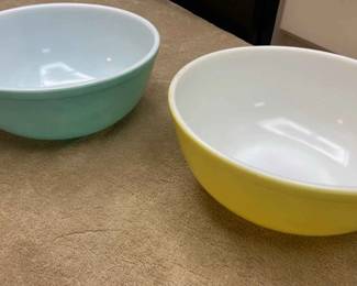 Large Pyrex Bowls