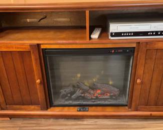Heritage Media Mantle With Electric Fireplace Insert