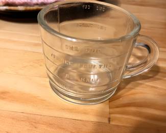 1920’s Era Measuring Cup
(Unbranded)