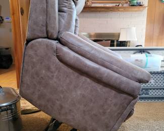 Lift chair, works & good condition