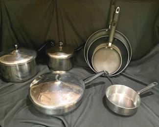 232 Pots  Pans O Plenty