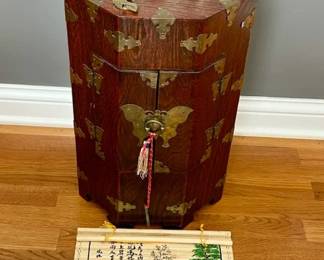  008 032 Vtg Korean Octagonal Cabinet  Collectibles