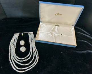 321 Vtg Aurora Borealis Set