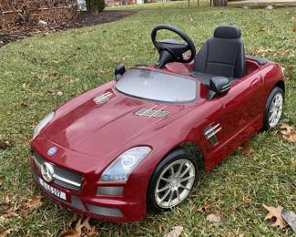  011 103 Kids Mercedes Pedal Car