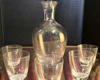 411 Glass Decanter  Shot Glasses 