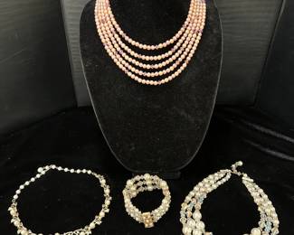 325 Vtg Costume Pearls