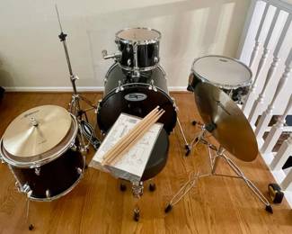 500 Sound Percussion Drum Set