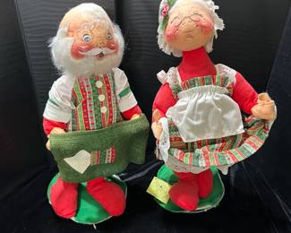 303 Annalee Dolls, Santa  Mrs. Claus