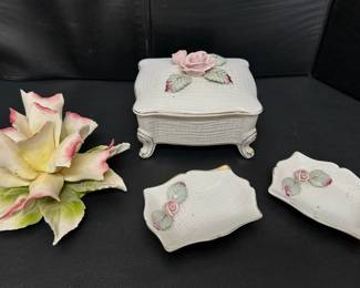 035 Capodimonte Porcelain Flower 