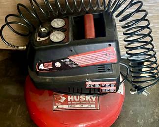 Husky 4 Gallon 120 V Electric Air Compressor