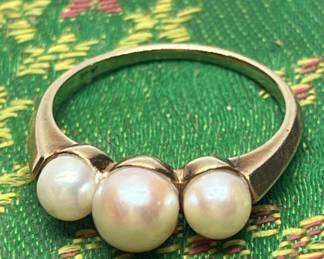 Vintage 10k Gold Ring with Cultured Pearls