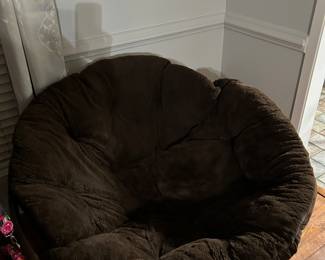 Papasan chair