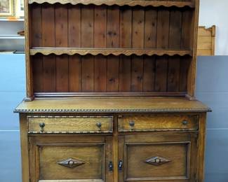 Antique Hand Crafted 2-Piece Hutch With Scalloped Shelving