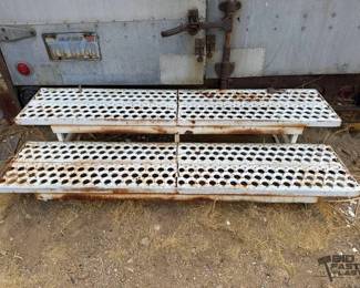 6016  Metal Steps