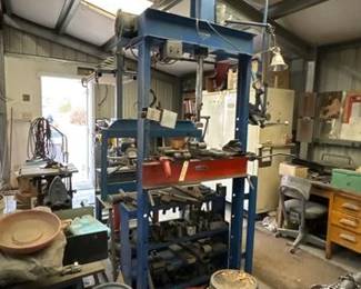 1206  Hydraulic Press