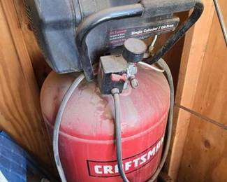2420  Craftsman 30 Gallon 150 PSI Air Compressor