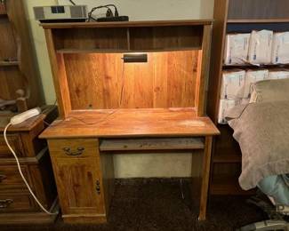 3522  Computer Desk