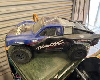1270  Traxxas Racing Edition Slash 4x4