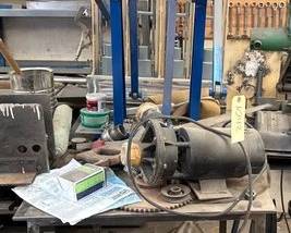 1042  Portable Work Bench, Pump Motor, Mechanical Press