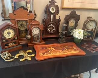 Great selection of gingerbread / black forest mantle clocks