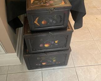 Nesting boxes