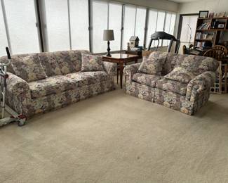 Beautiful vintage floral couch set