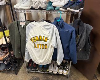 Some various vintage items 