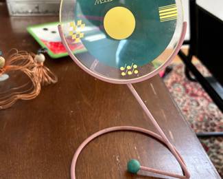 COOL MODERNIST CLOCK. 