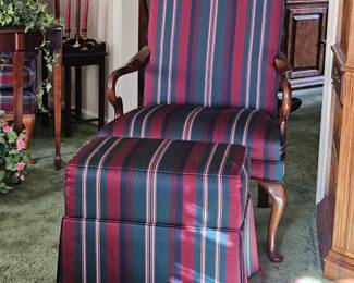 Chair w  (ottoman) 