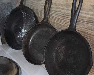 Cast Iron Skillets 
