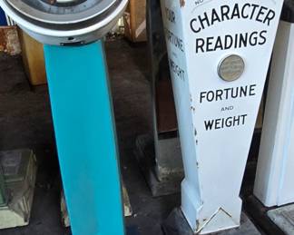 Vintage Avery Scale and Character Readings Scale