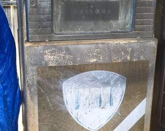 FINA Supreme Gasoline Pump