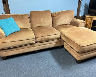 Rooms To Go sectional in like new condition